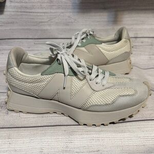 New Balance‎ Women's Sneakers in Cream and Green